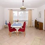 Family Retreat - Garden, Playground & Bbq Holiday home