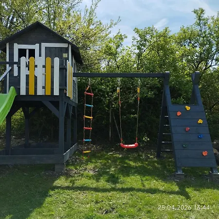 Family & Friends - Bbq, Volleyball & Playground *