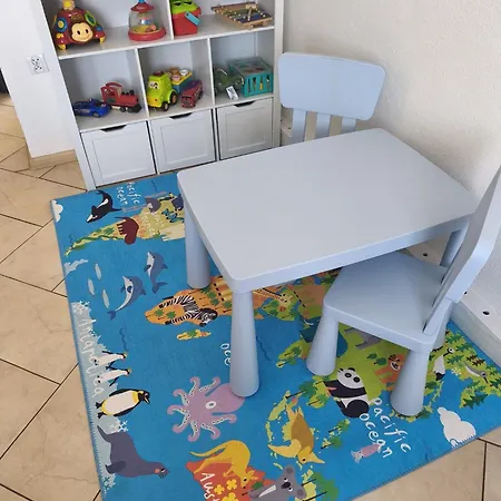 Family Retreat - Garden, Playground & Bbq Holiday home *